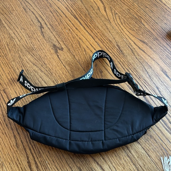 Adidas Fanny pack - Picture 3 of 3
